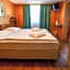 Hotel Tell and Apartments