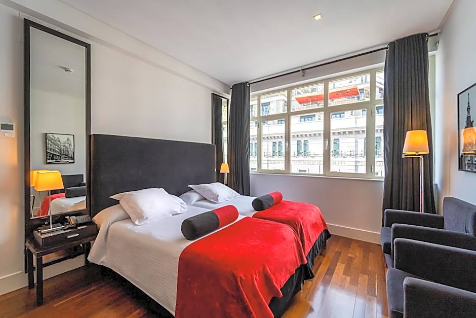 Quatro Puerta Del Sol