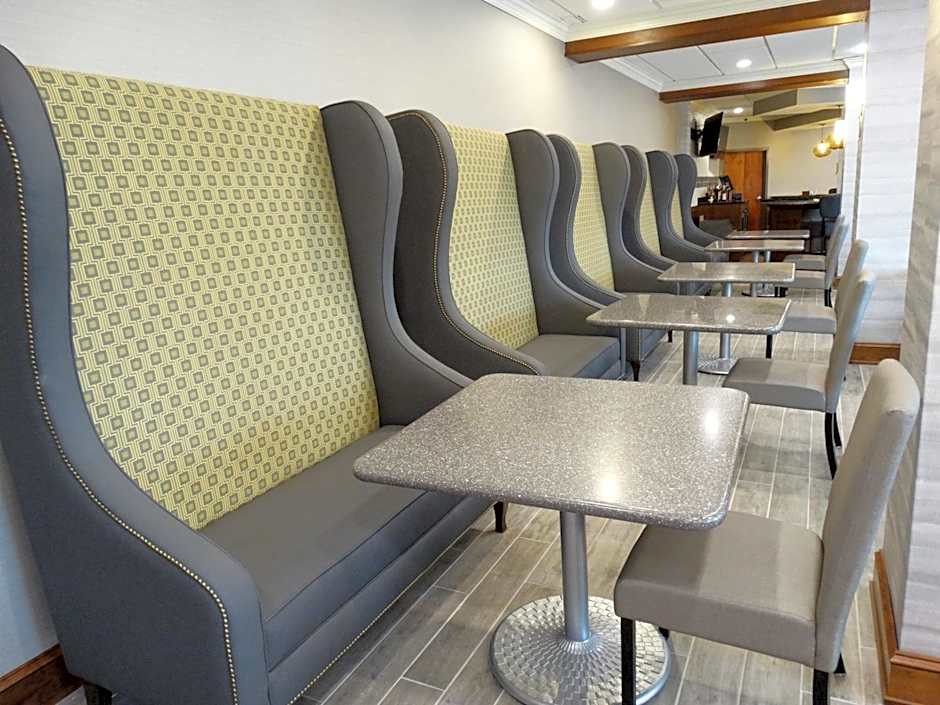 Best Western Premier Airport/Expo Center Hotel