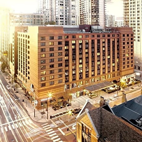 Embassy Suites Chicago - Downtown River North
