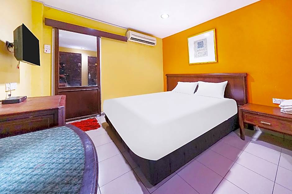 OYO 90486 New Station Hotel