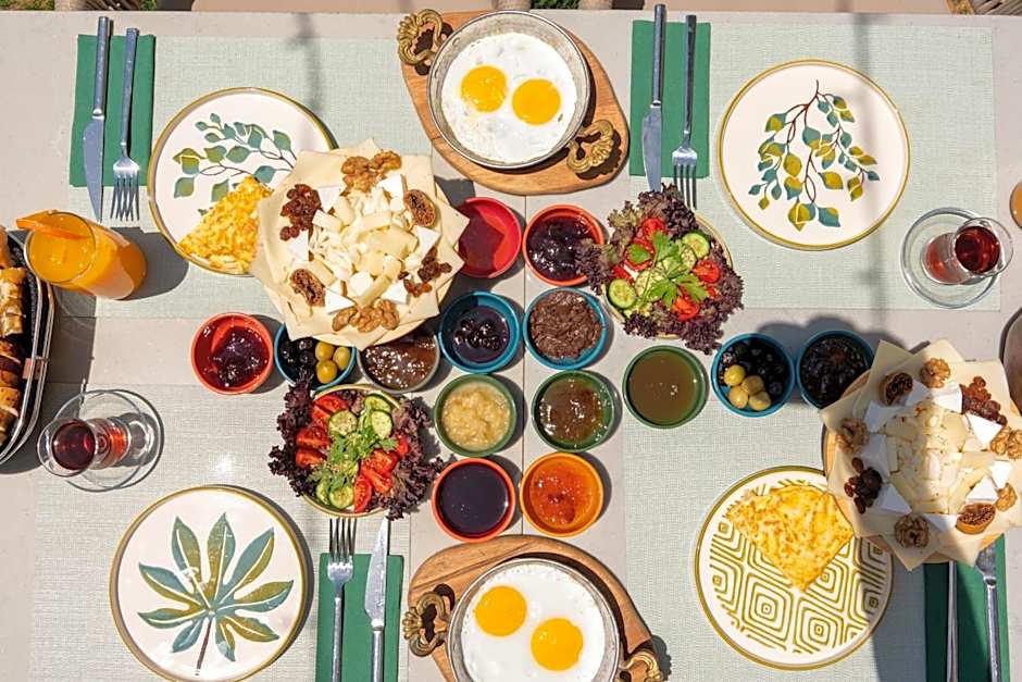 The Comelly Alaçatı