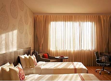 04Premium�Hill View Twin Bed