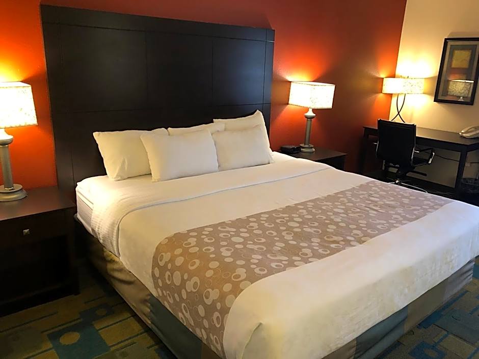 La Quinta Inn & Suites by Wyndham Plattsburgh