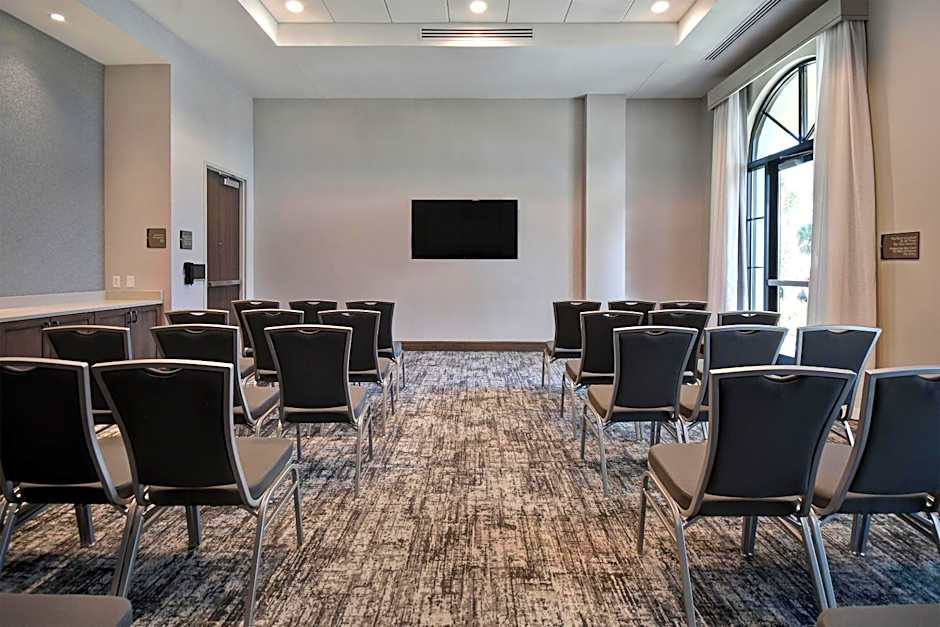 Homewood Suites by Hilton Orlando at FLAMINGO CROSSINGS Town Center