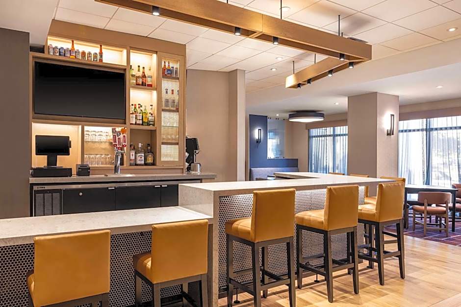 Hyatt Place Overland Park Convention Center