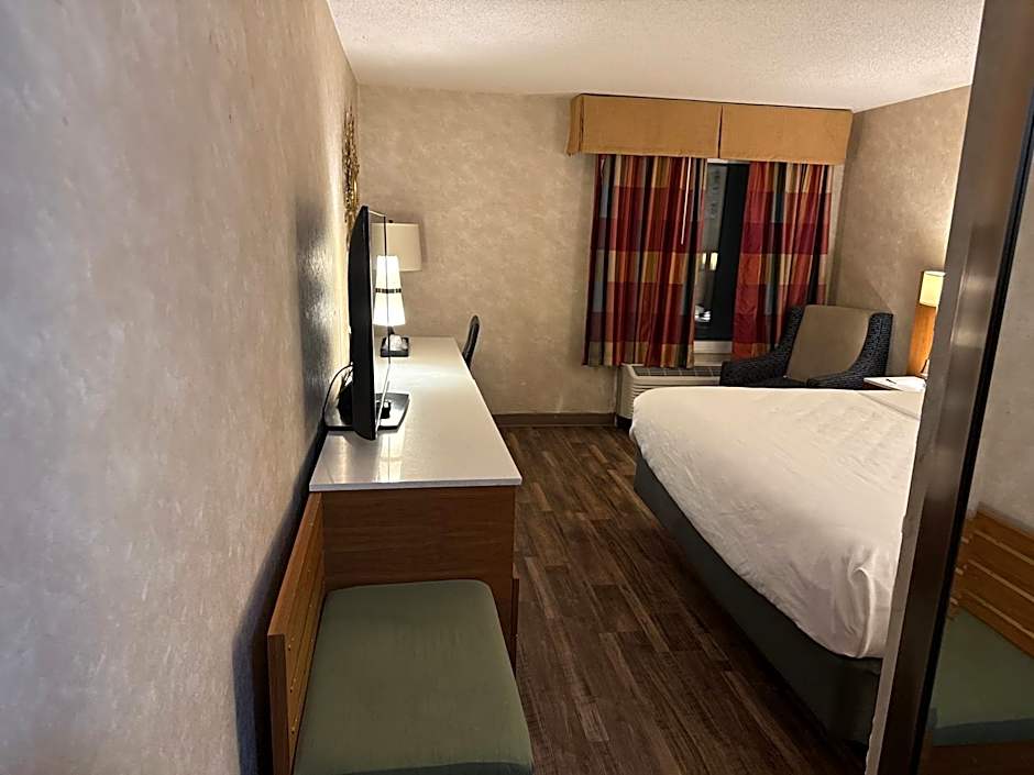 Quality Inn and Conference Center Greeley Downtown