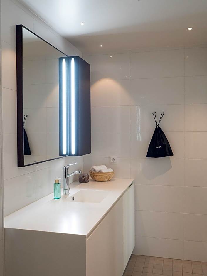 Bob W Helsinki Ullanlinna