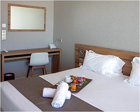 Comfort Room with two single beds - Sea View