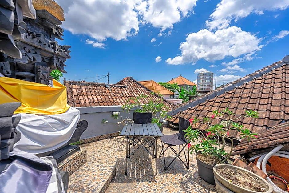 MONA NEST Canggu 2BR Tiny House with Rooftop and Cozy Workspace