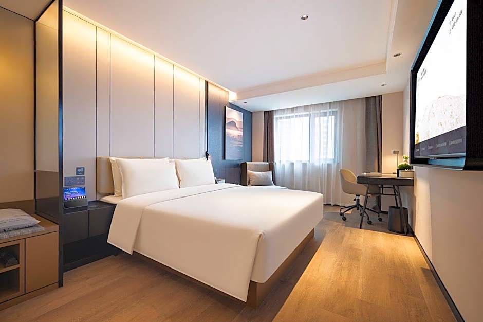 Atour Hotel Dalian Donggang Business District Gangwan Plaza