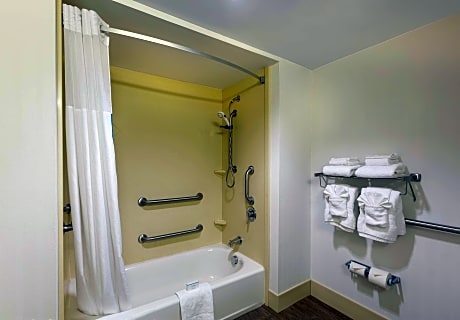 Accessible Two Queen Beds