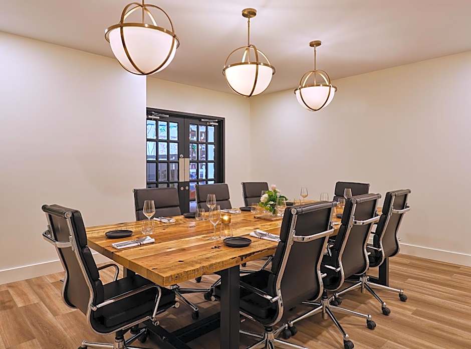 The Metcalfe by Gray Collection