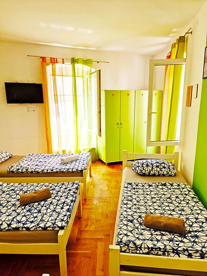 Croparadise Hostel