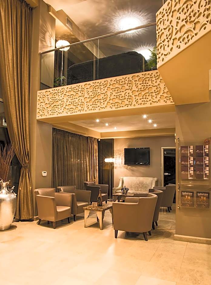 Queen's Hotel - Zebra Centre