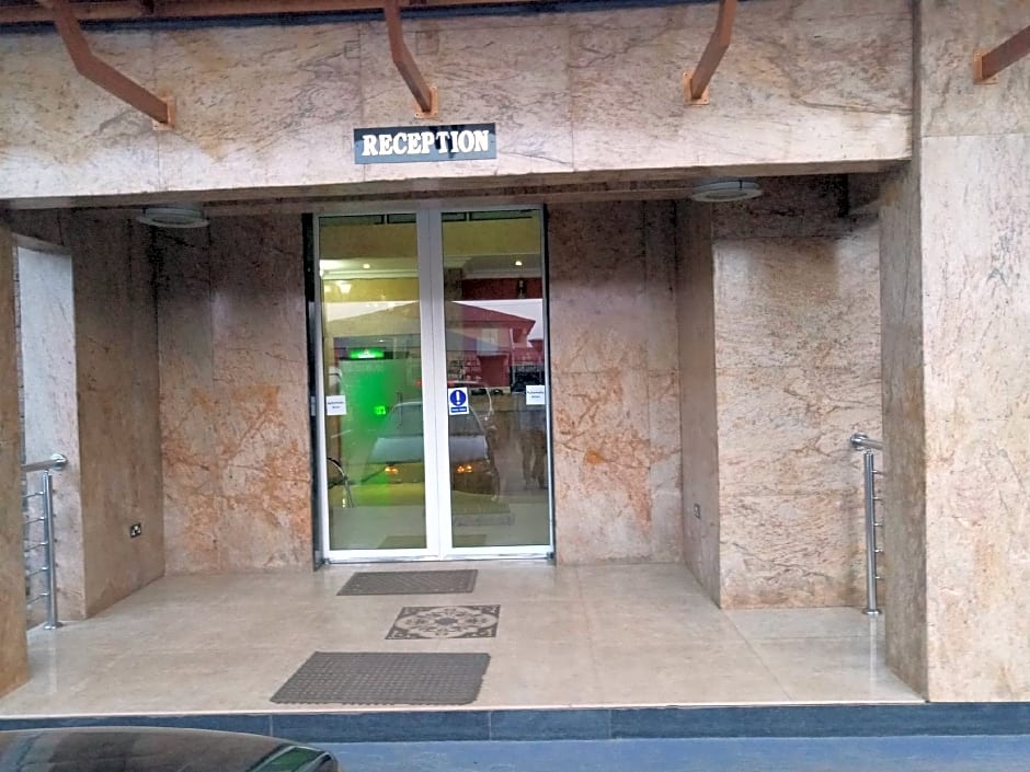 Wise Penny Suites and Spa