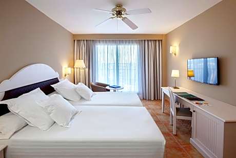 Superior Twin Room with Pool View