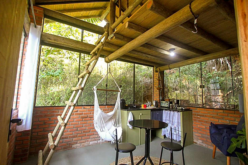 Suíte com Mezanino e Cachoeira no Quintal