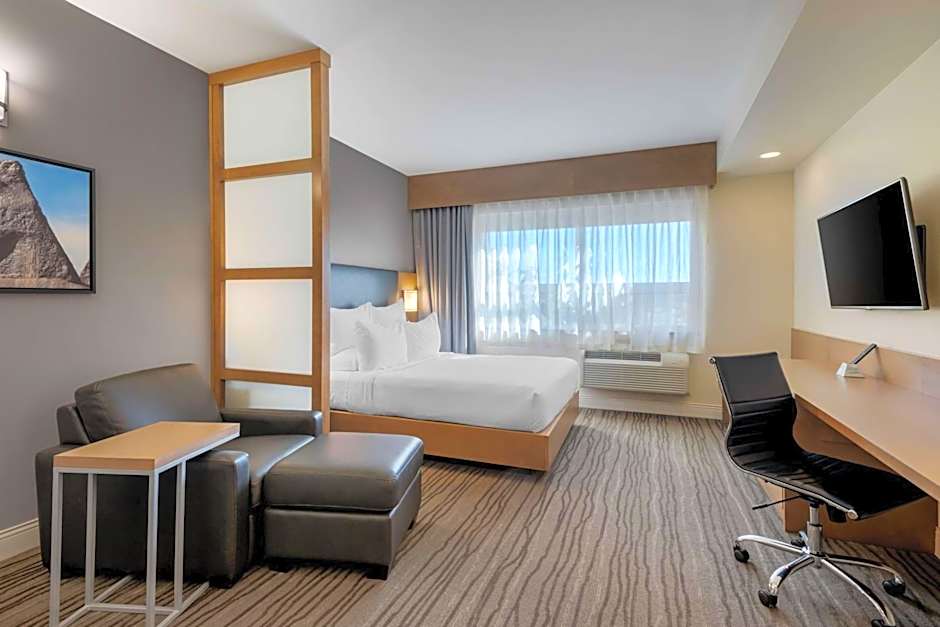 Best Western Plus Sawridge Suites