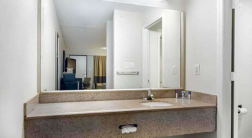 Rodeway Inn Lumberton Central