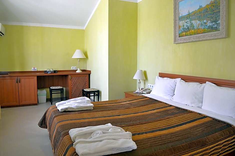 Photo 1 of 2 of Suite, Jacuzzi®