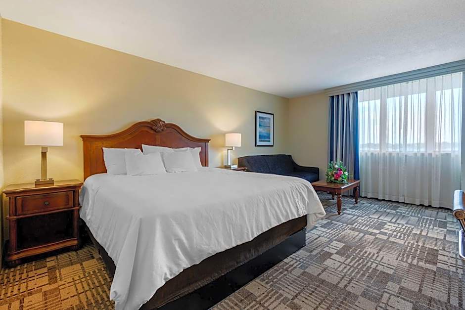 Best Western Plus Dubuque Hotel And Conference Center