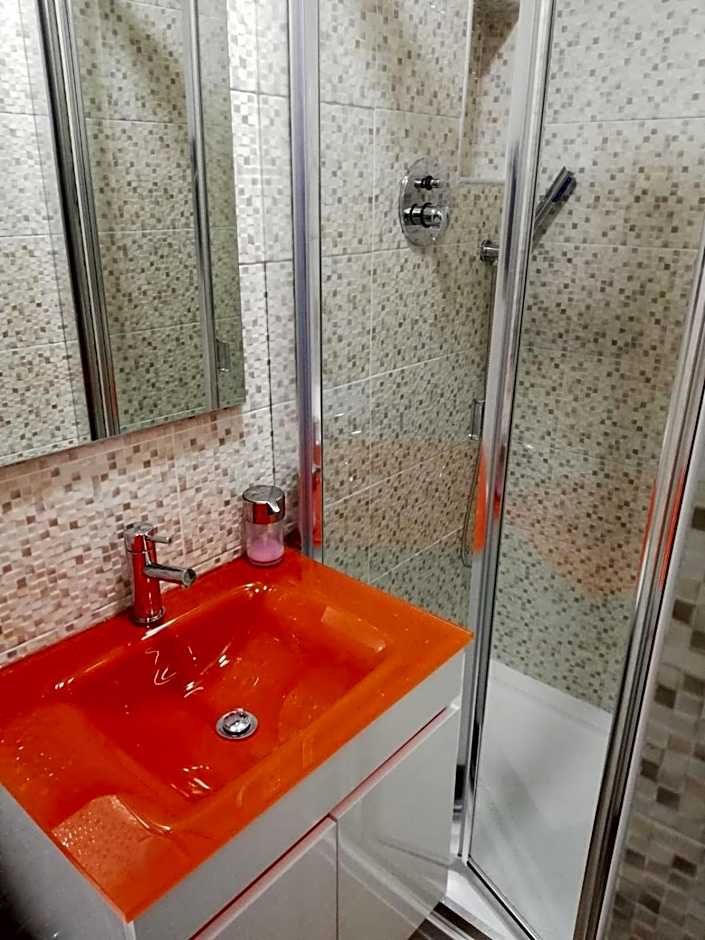 BED&SHOWER Moscavide -Self Check-In