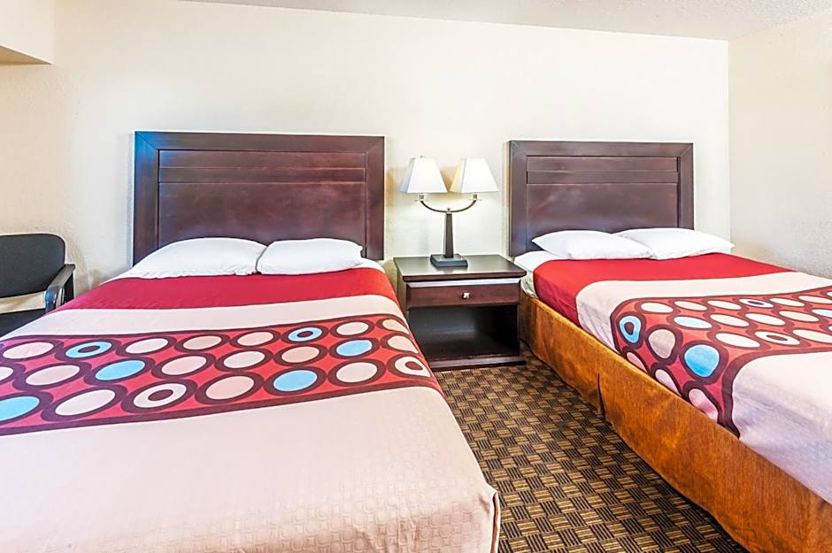 Super 8 by Wyndham Calgary/Airport