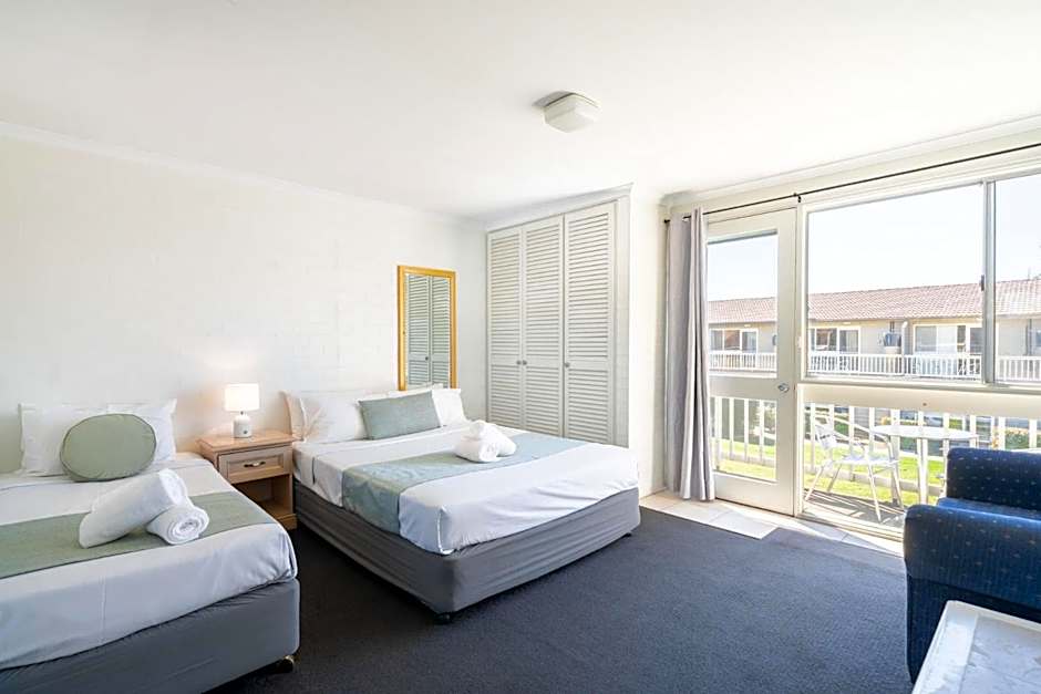 Bathurst Studio Apartments