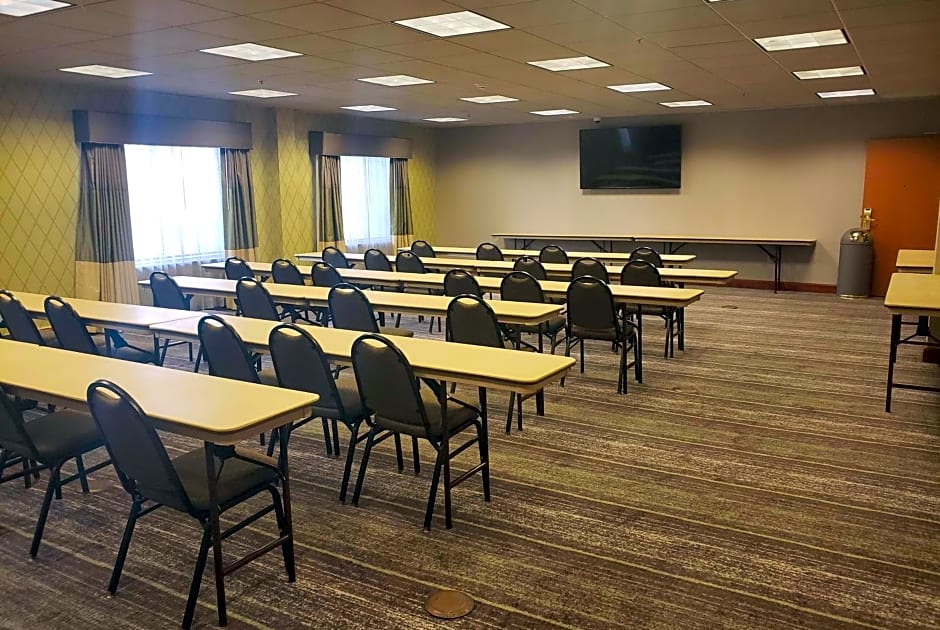 Wingate by Wyndham Coon Rapids