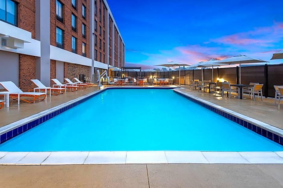 Holiday Inn & Suites Richmond West End by IHG