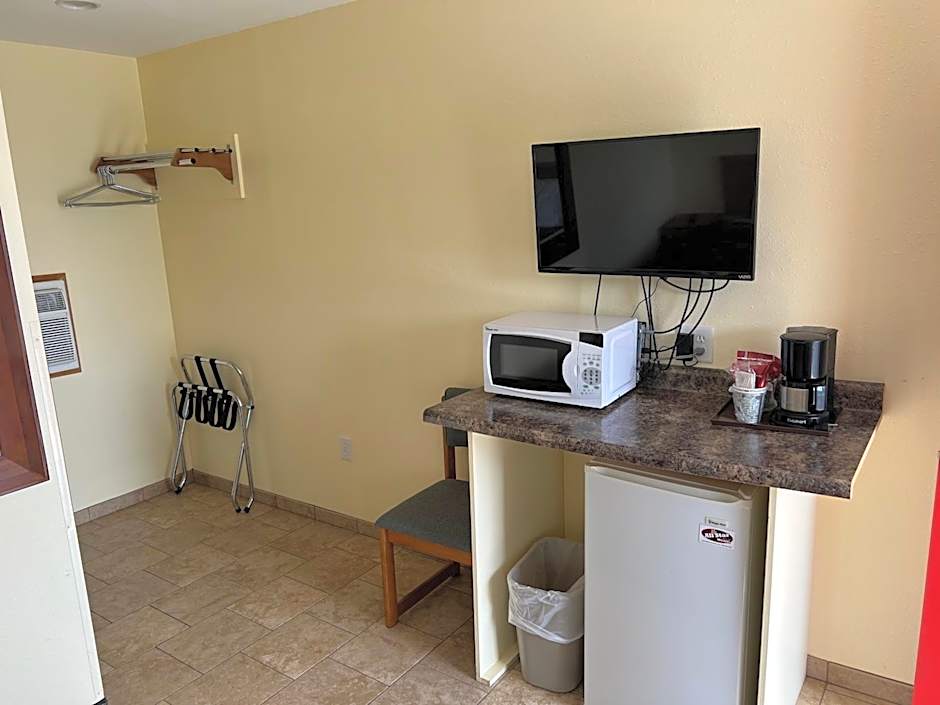 All Star Inn & Suites