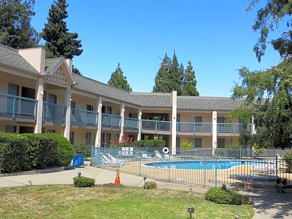 Days Inn by Wyndham Redwood City