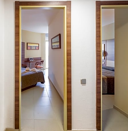 Family room for 4 people (2adults+2child)