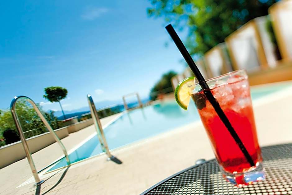 Lake's - My Lake Hotel