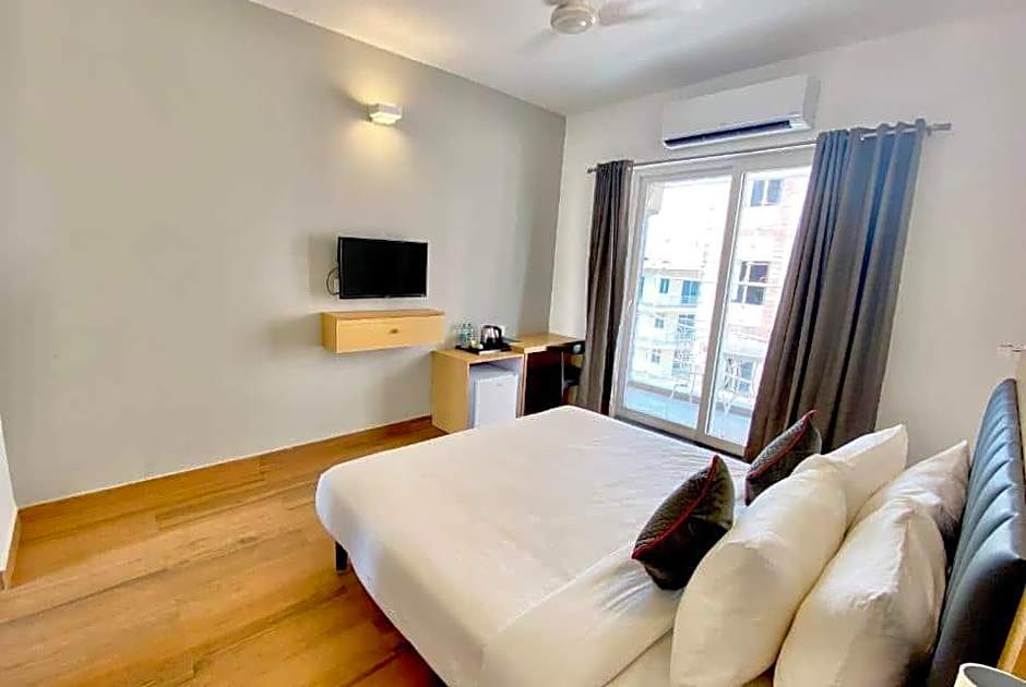 Amigos Candolim Beach