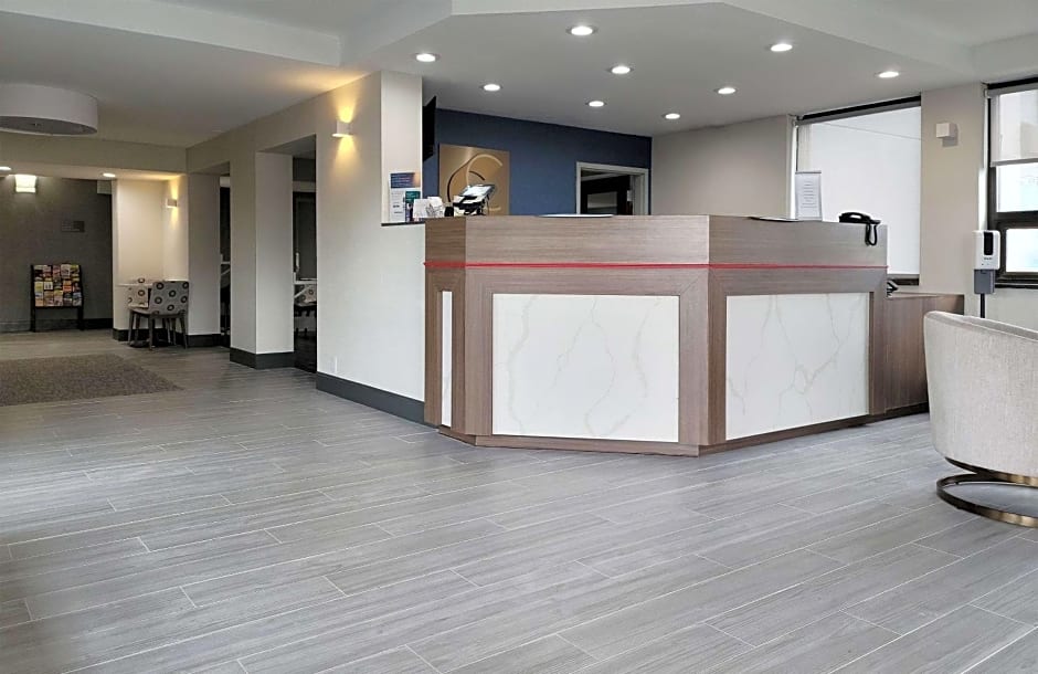 Comfort Inn & Suites Wyomissing - Reading