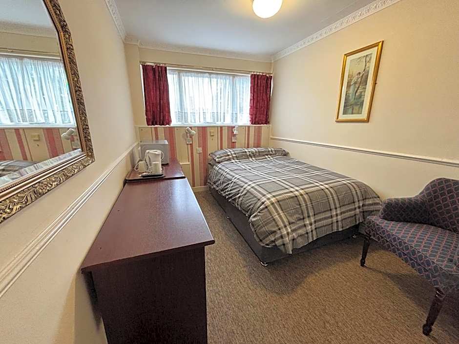 Photo 1 of 4 of Double Room