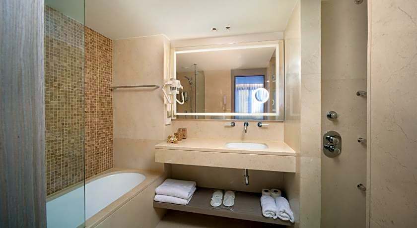 Bentley by Molton Hotels - Special Class