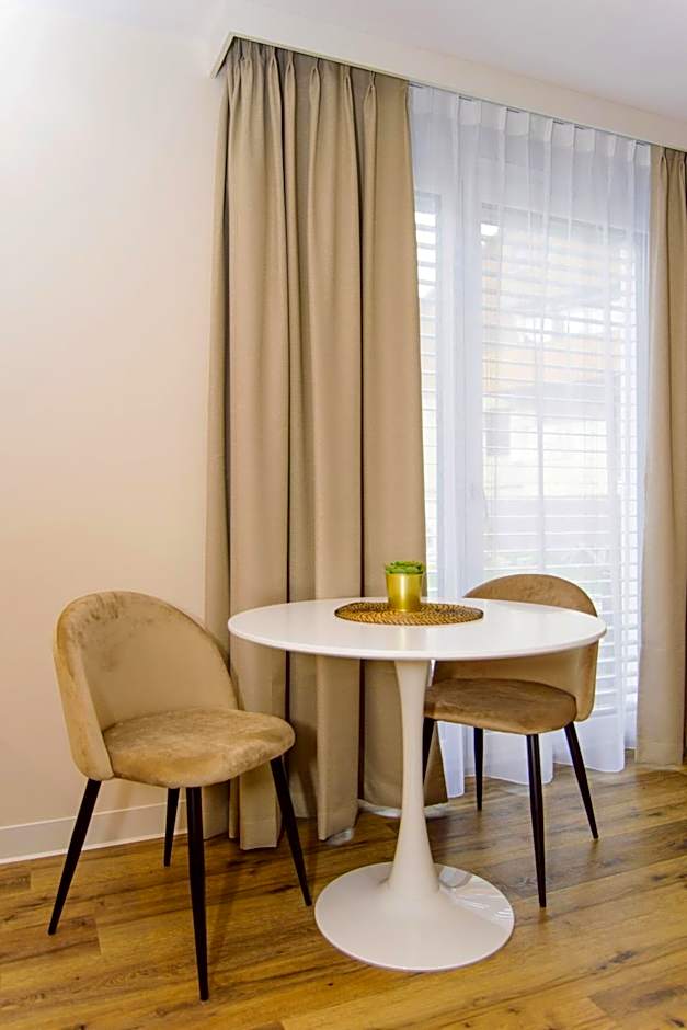 Hotel TwentyFour Living