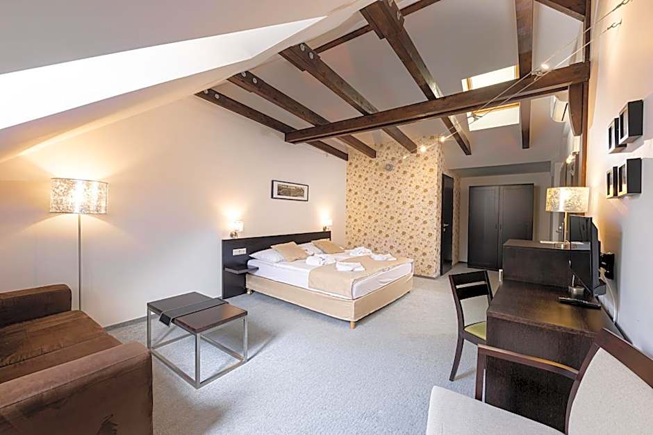 Bazilika alatt Panzió