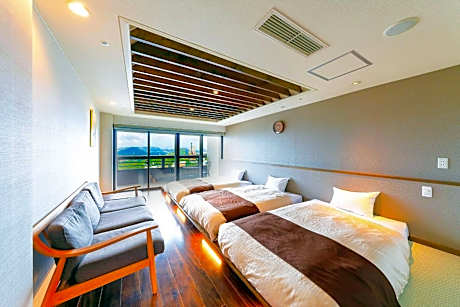 Modern Suite Japanese-Style Room - Shower Only - Non-Smoking