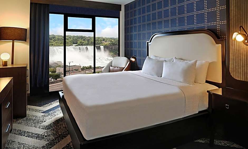The Brock Niagara Falls Fallsview, Tapestry by Hilton