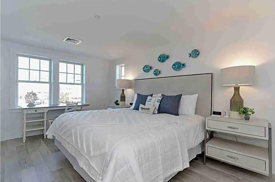 Harbourtown Suite Water View