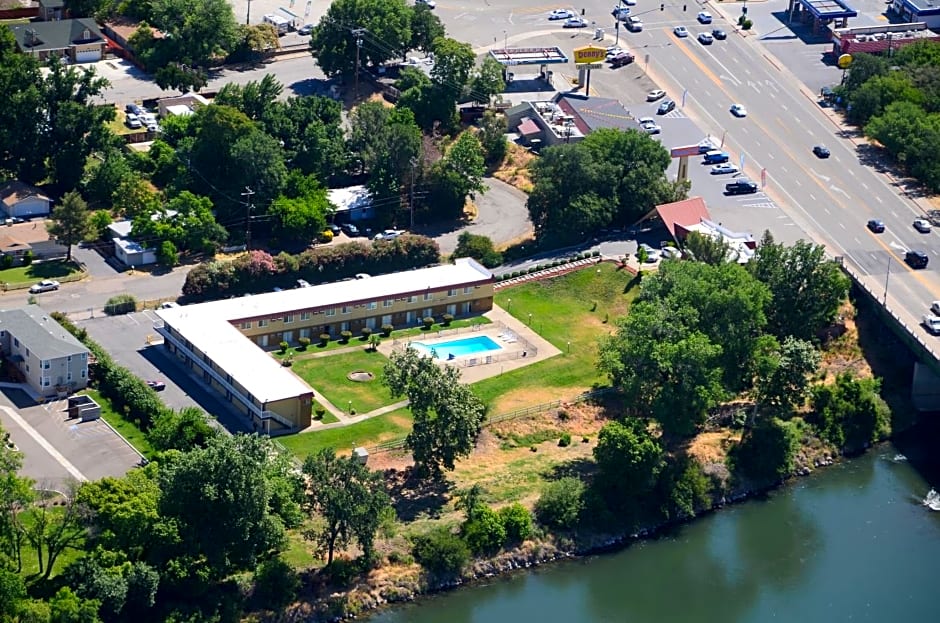 Travelodge by Wyndham Red Bluff