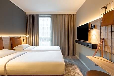 Moxy Twin Room