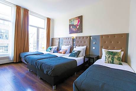 Quadruple Room with Private Bathroom