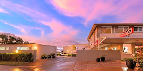 Route 66 Motor Inn
