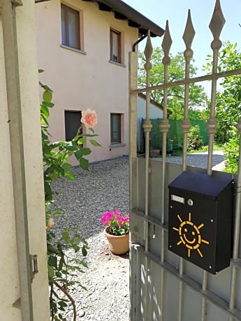 L'ape in Corte Casa di Campagna, Via Francigena stanze e colazione