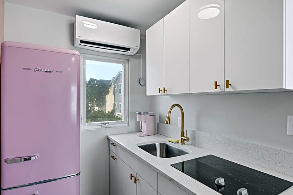 Pink Champagne Boutique Motel